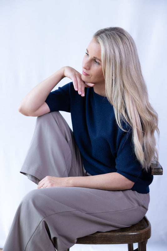 Hose mit Bundfalte – weites Bein & hoher Bund