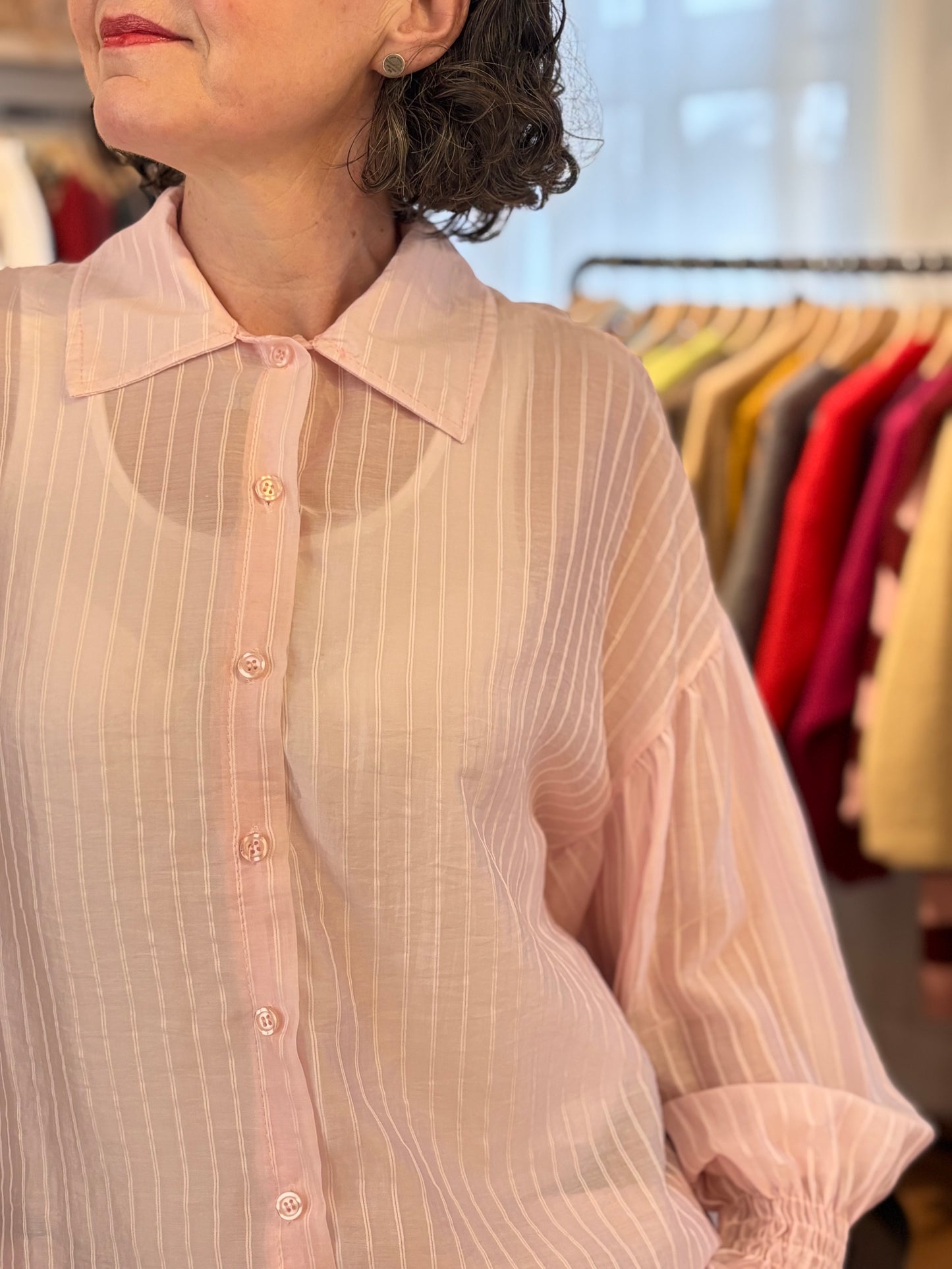 Leichte Bluse mit Streifen