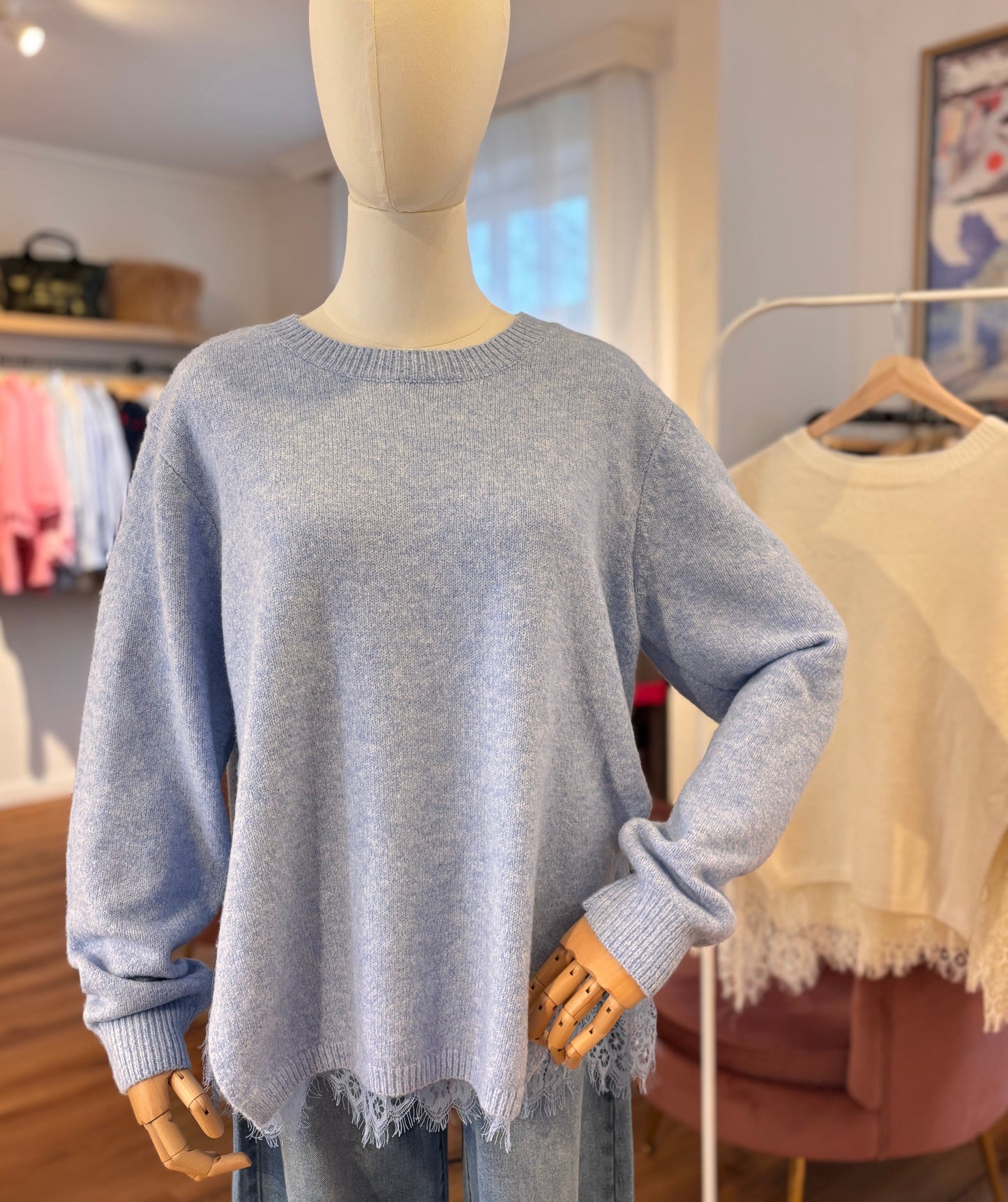 Strickpullover mit Spitzen-Detail