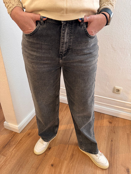 Barrel Fit Jeans