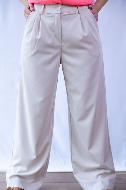 Hose mit Bundfalte – weites Bein & hoher Bund