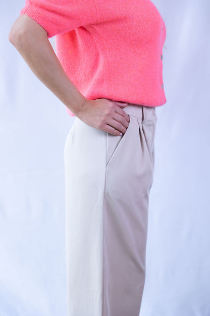 Hose mit Bundfalte – weites Bein & hoher Bund