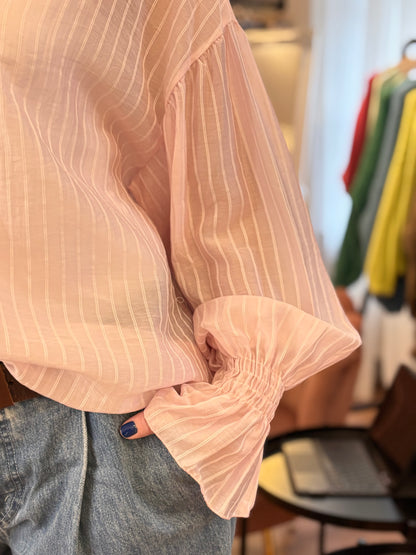 Leichte Bluse mit Streifen