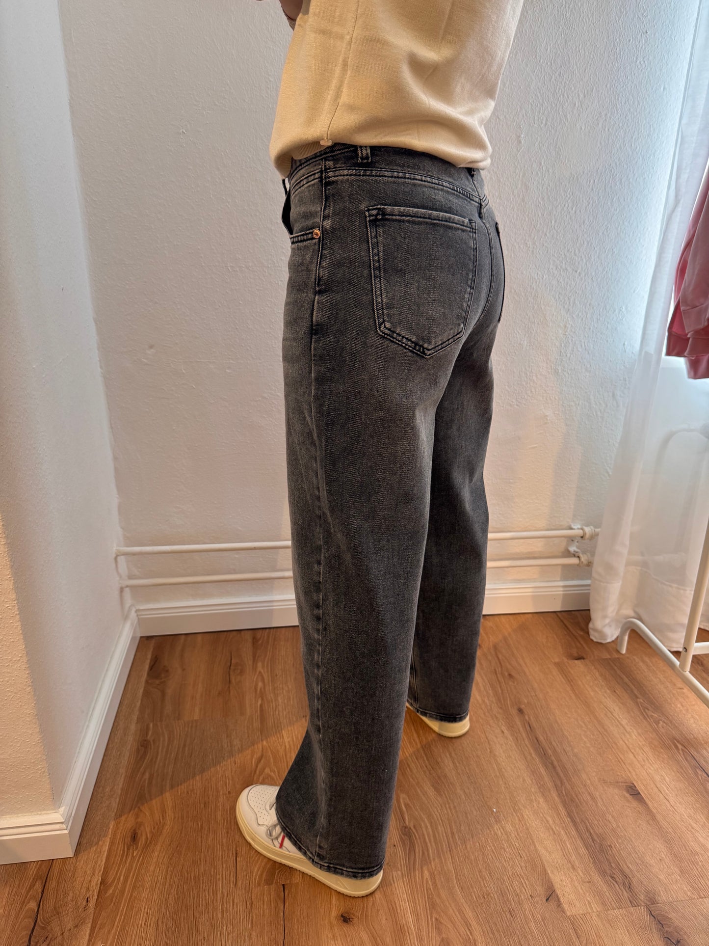Barrel Fit Jeans