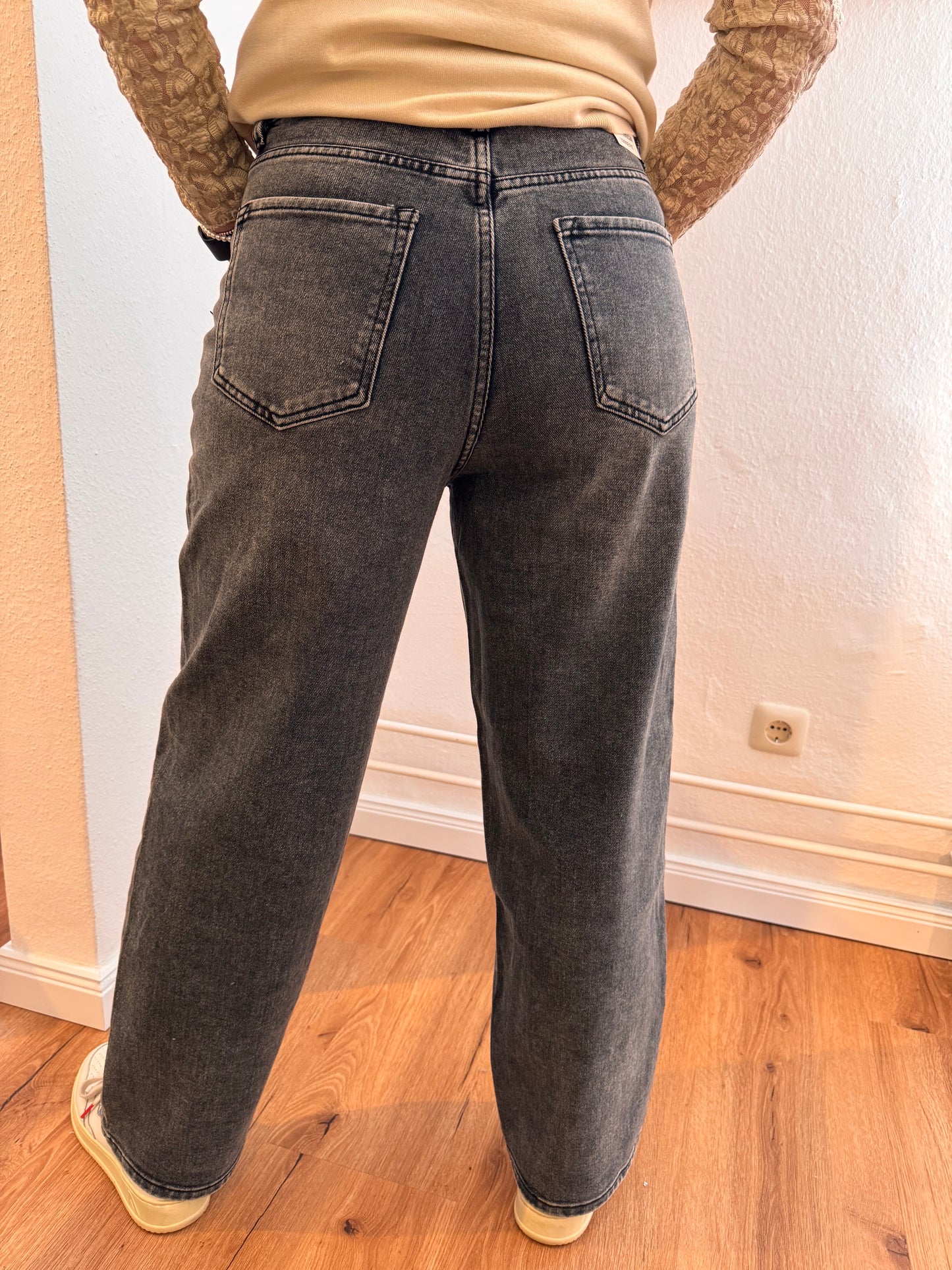 Barrel Fit Jeans