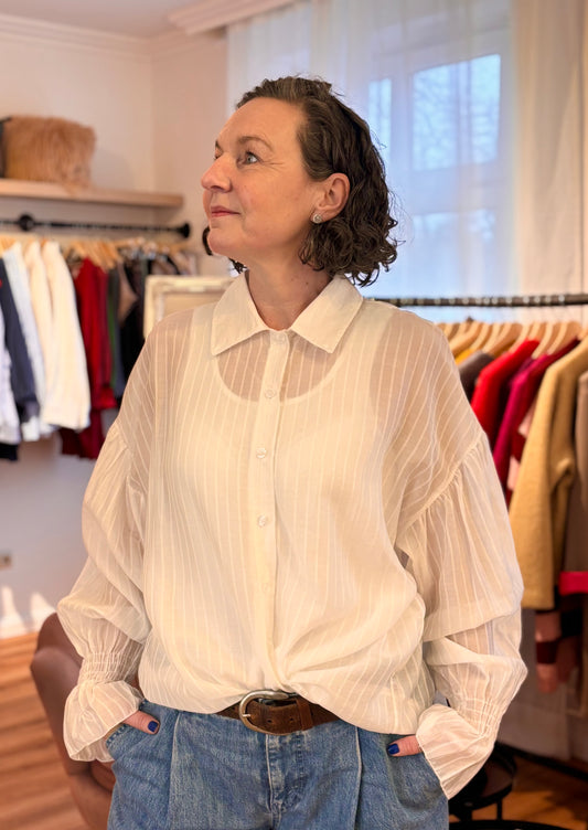 Leichte Bluse mit Streifen