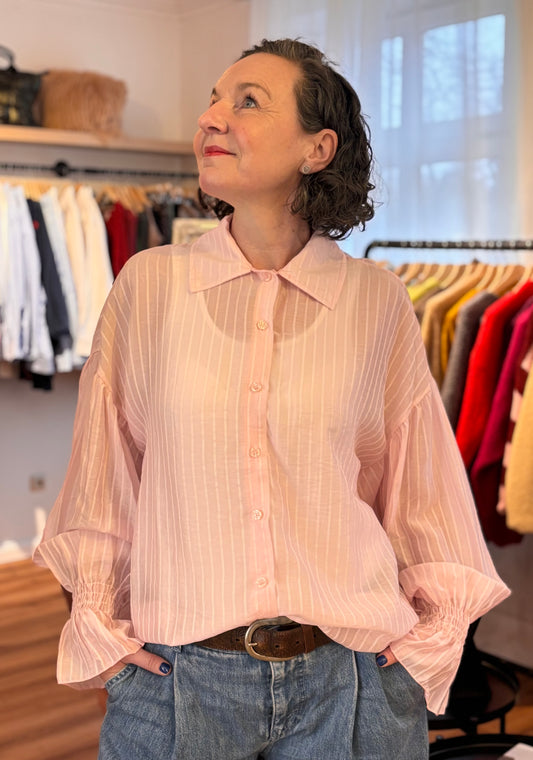 Leichte Bluse mit Streifen