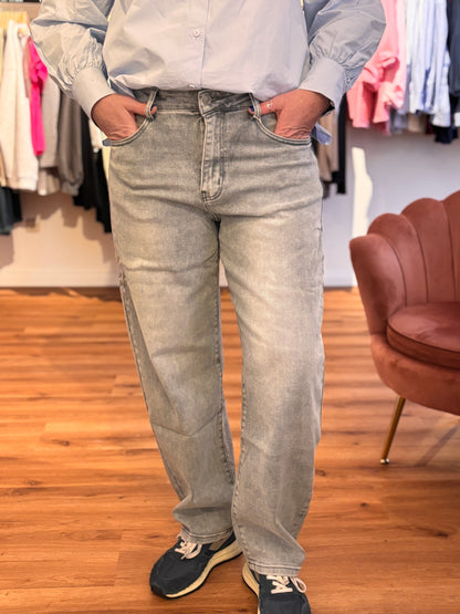 Barrel Fit Jeans